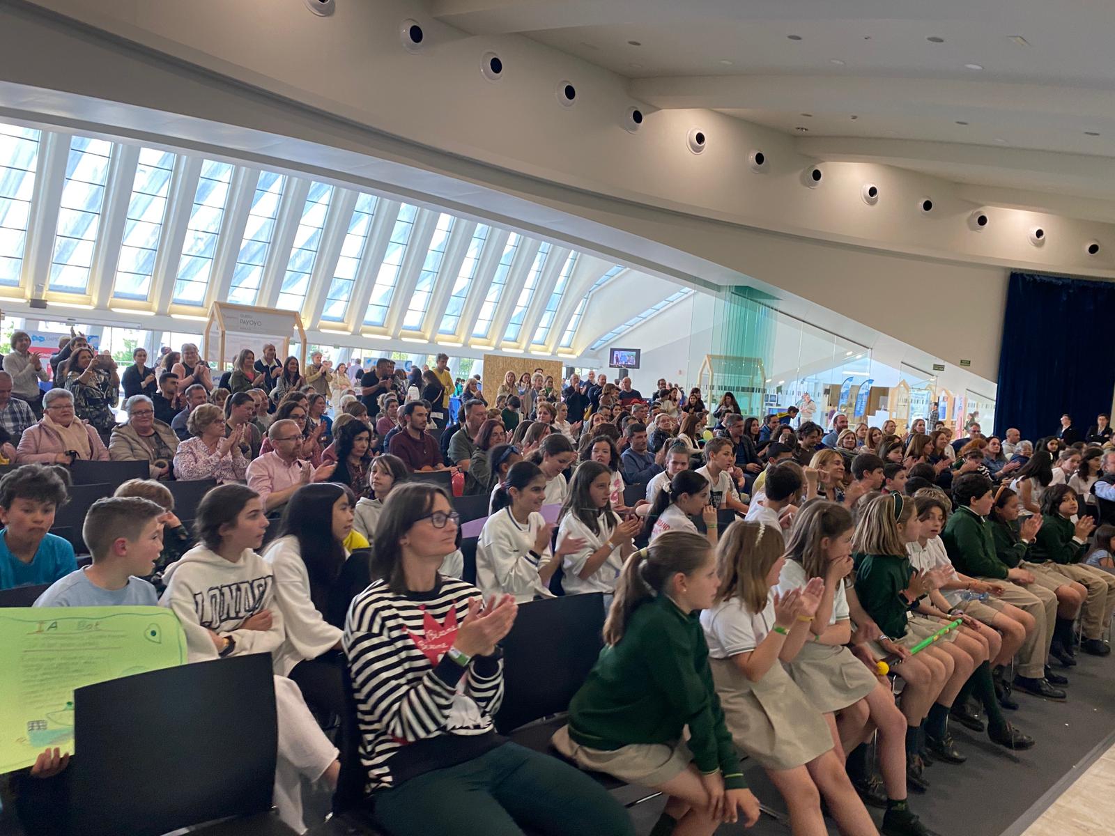 Centros educativos y familias en la gala de los Premios Future Minds